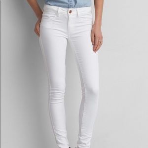 White American Eagle Skinny Jeans